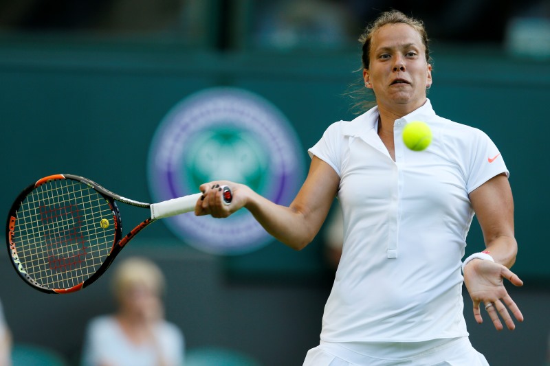Tenistka Barbora Strýcová potvrdila v prvním kole antukového turnaje v Bastadu roli favoritky a postoupila po výhře 6:4, 6:2 nad Američankou Grace Minovou. Tenistka Barbora Strýcová potvrdila v prvním kole antukového turnaje v Bastadu roli favoritky a postoupila po výhře 6:4, 6:2 nad Američankou Grace Minovou.