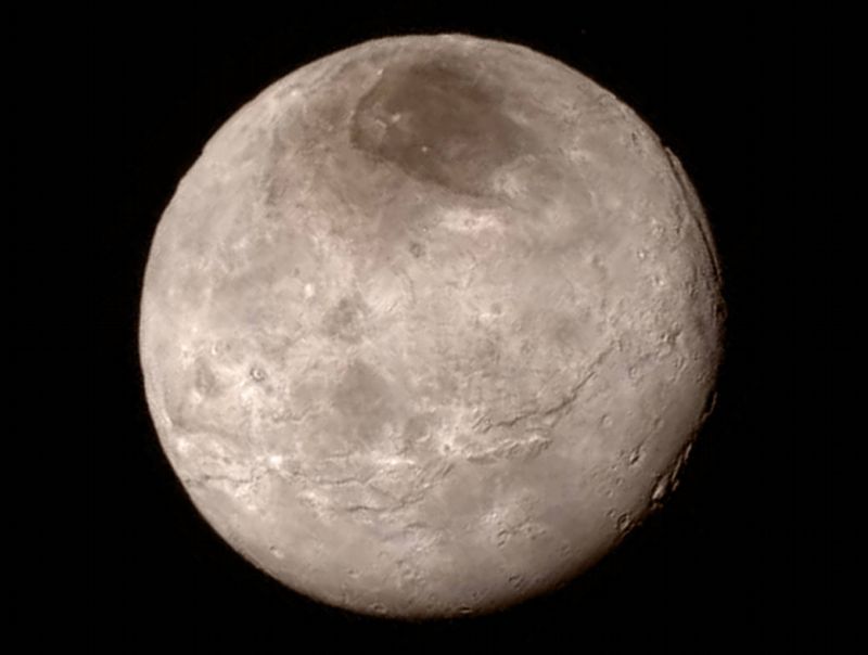 Snímek trpasličí planety Pluto zachycený sondou New Horizons.