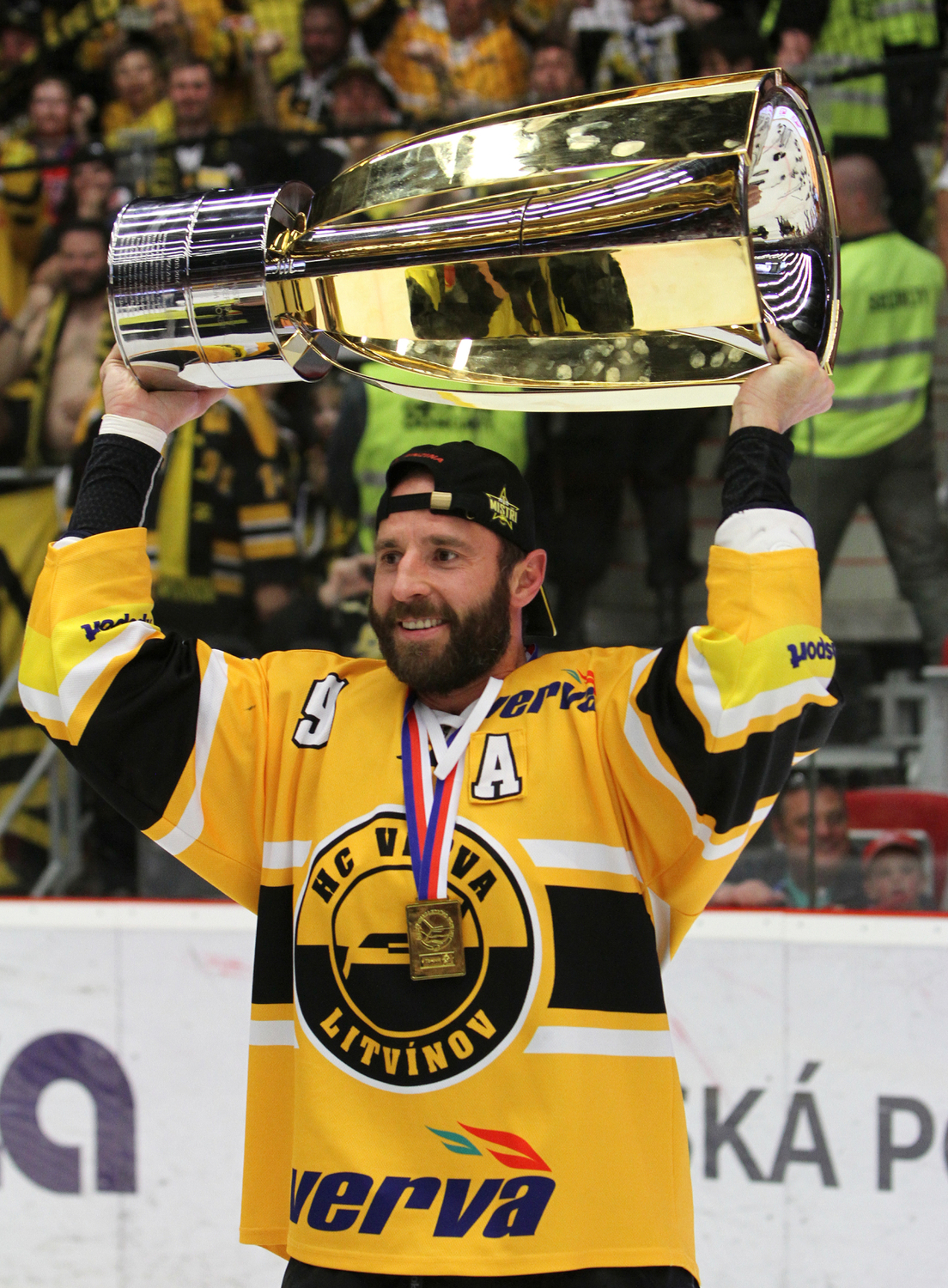 Martin Ručinský se letos radoval z extraligového titulu. 