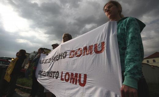 Aktivisté připravili Janu Diestlovi podobné podmínky, jako on připravuje obyvatelům vesnic ohrožených prolomením těžebních limitů.