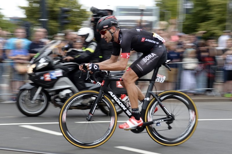 Cyklista Jan Bárta.