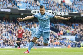 Kanonýr Agüero je klíčovým mužem City.