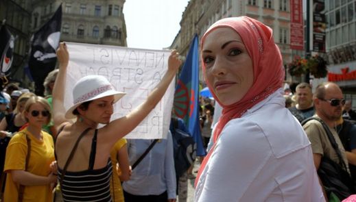 Demonstrace na podporu uprchlíků.