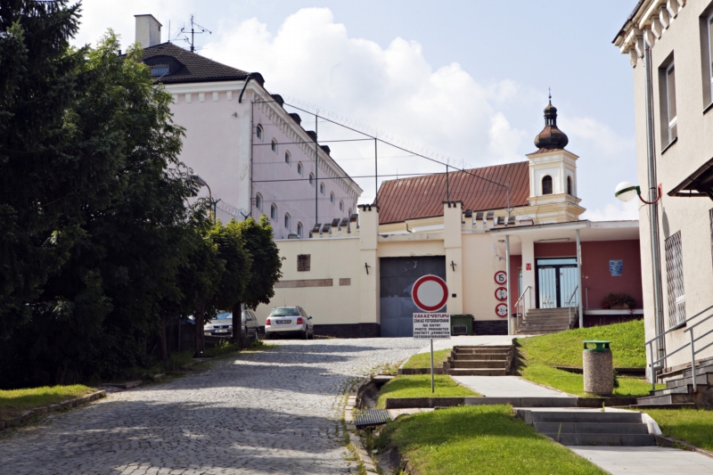 Věznice v Mírově, kde byl Jiří Kajínek opakovaně vězněn. Věznice v Mírově, kde byl Jiří Kajínek opakovaně vězněn.