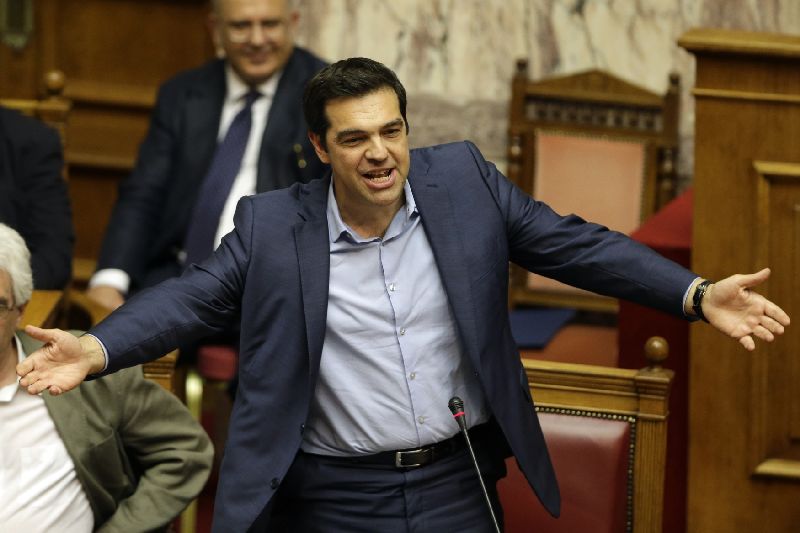 Řecký premiér Alexis Tsipras dnes řekl: "Jeden z komentátorů o mně řekl, že buším hlavou do zdi. Moje hlava možná krvácí, ale zeď praskla."
