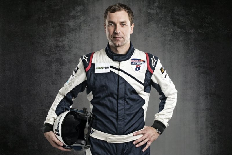Jediný český pilot v Red Bull Air Race Martin Šonka.