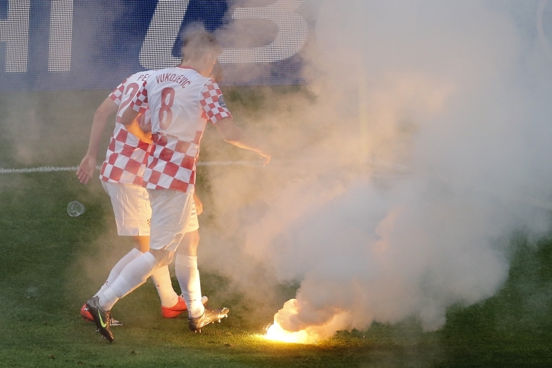 V Itálii bylo při kvalifikačním zápase rušno. 