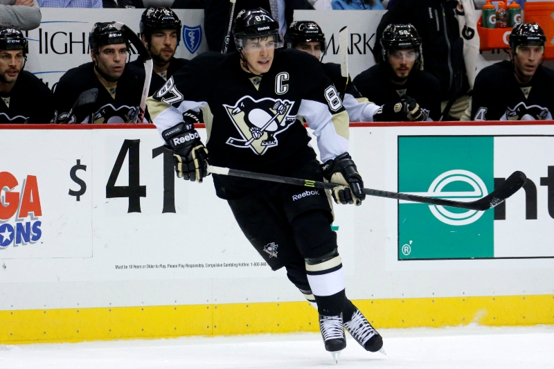Sidney Crosby se ve velkém hokeji pohybuje deset let. 