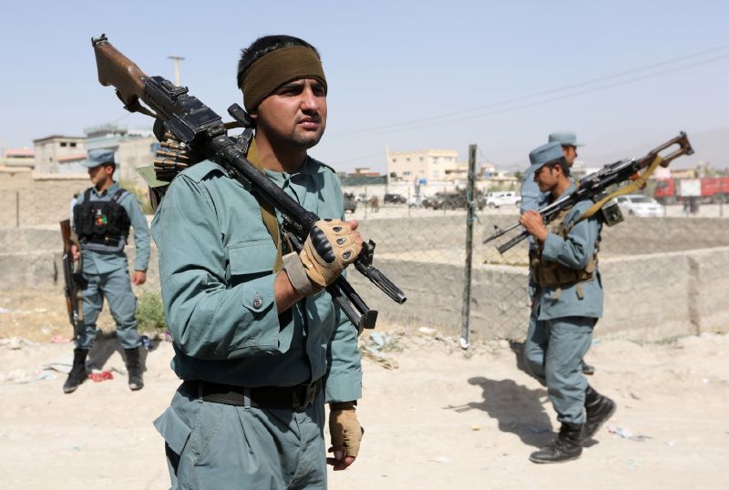 Příslušnící afghánské vojenské bezpečnostní služby jsou stále na pozoru. To by se díky jednání o příměří s Talibanem mohlo změnit.