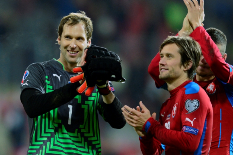 Petr Čech (vlevo) a Tomáš Rosický.