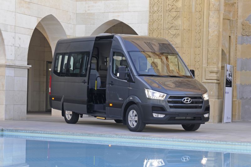 Jednou z variant H350 je také bus.