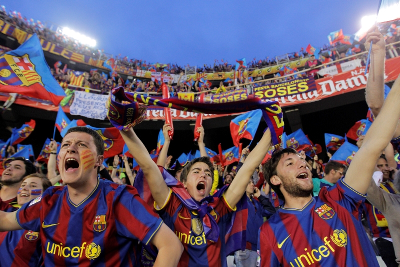 Fotbalová Barcelona dostala vysokou pokutu za pískot svých fanoušků v květnovém finále Španělského poháru proti králi Felipemu VI. a také při státní hymně.