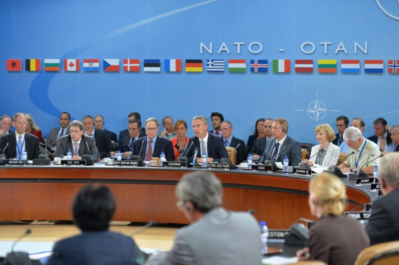 NATO na mimořádném jednání v Bruselu jednoznačné odsoudilo terorismus. NATO na mimořádném jednání v Bruselu jednoznačné odsoudilo terorismus.