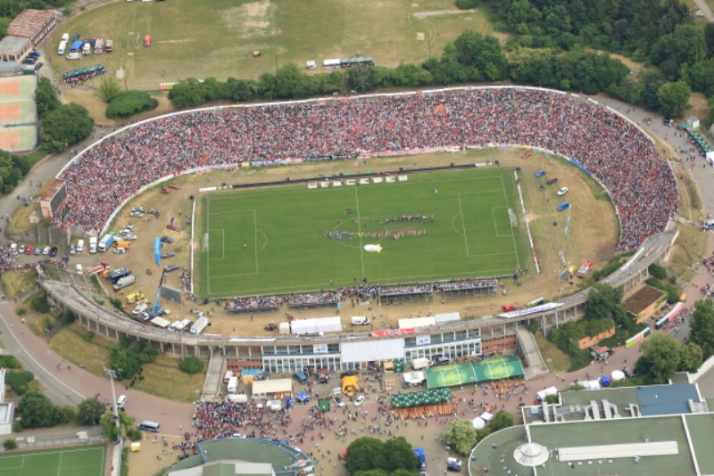 Brněnský stadion Lužánky během exhibice Petra Švancary.