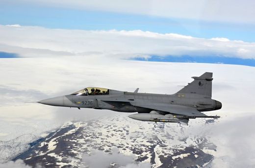 Čtyři gripeny začaly střežit nebe v šest hodin ráno islandského času. 