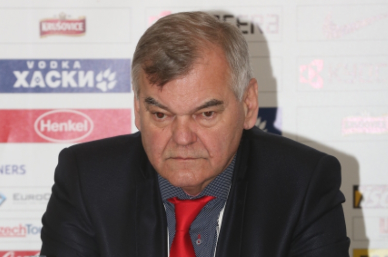 Vladimír Vůjtek, trenér české hokejové reprezentace.
