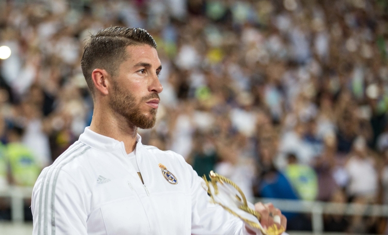 Španělský obránce Sergio Ramos do Manchesteru United nepřestoupí. Španělský obránce Sergio Ramos do Manchesteru United nepřestoupí.