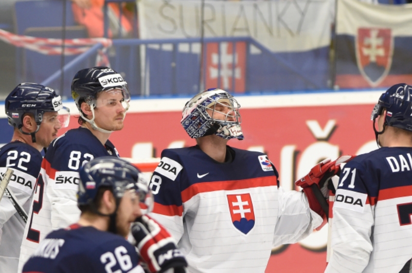 Zklamání slovenských hokejistů během MS v Praze.