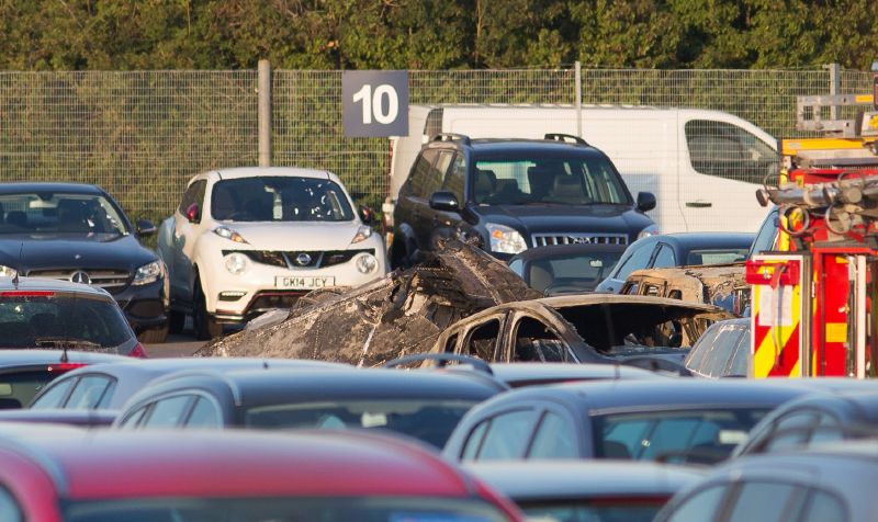 Vrak letadla u londýnského letiště Blackbushe, ve kterém zemřeli všichni cestující.