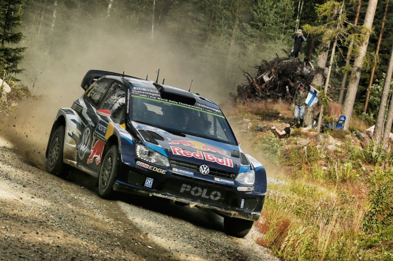 Jezdec Volkswagenu Jari-Matti Latvala.