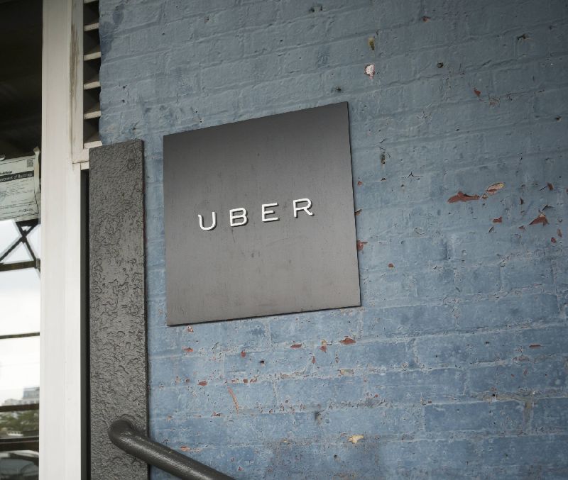 Logo rychle rostoucí stratupové společnosti Uber.