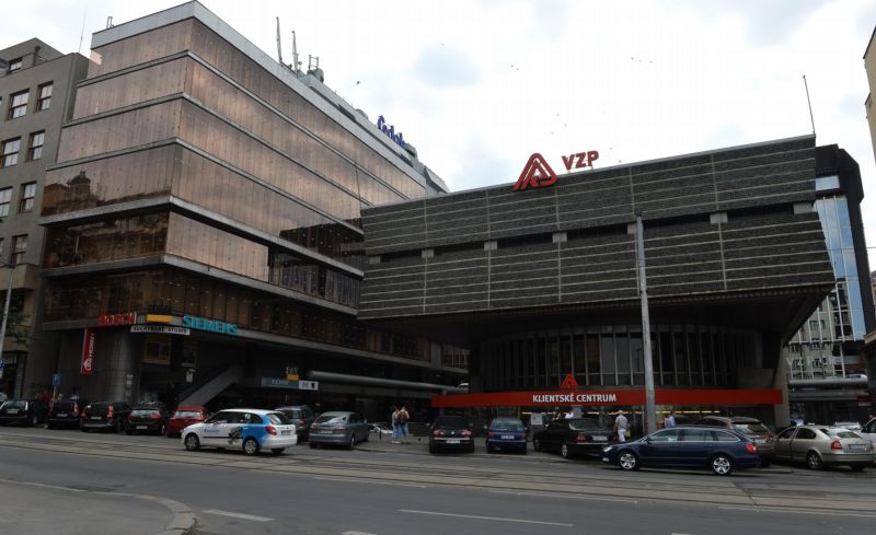 Klientské centrum Všeobecné zdravotní pojišťovny (VZP) ve Vinohradské ulici.