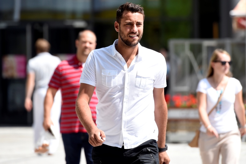 Hokejový brankář Ondřej Pavelec z Winnipegu si užil letní dovolenou a ve čtvrtek se už vydá na tradiční předsezonní přípravu do Montrealu. Hokejový brankář Ondřej Pavelec z Winnipegu si užil letní dovolenou a ve čtvrtek se už vydá na tradiční předsezonní přípravu do Montrealu.