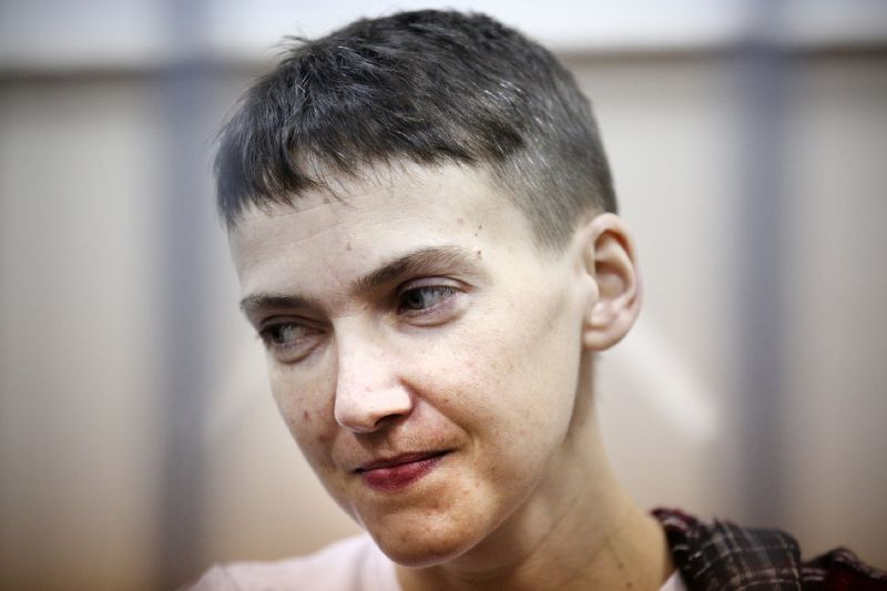 Vězněná ukrajinská letkyně Nadija Savčenková.