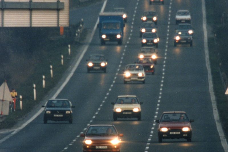 Počet registrovaných osobních aut v Česku poprvé překročil pětimilionovou hranici (ilustrační foto). 