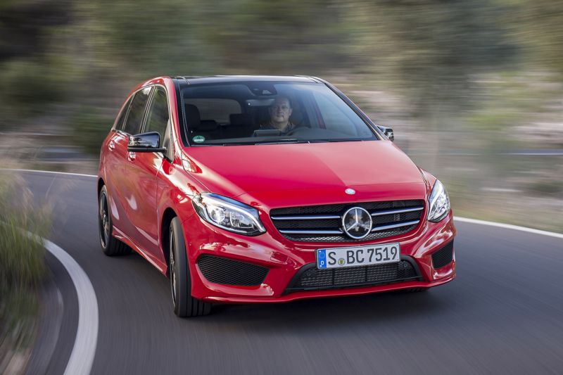 Značce Mercedes-Benz se daří, chce být lídrem mezi luxusními vozy. 