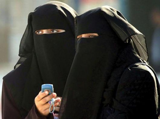Arabské ženy v burce (ilustrační foto).