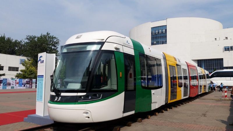 První vyrobená nízkopodlažní pětičlánková vozidla by měla sloužit na linkách tramvajové sítě v Pekingu. První vyrobená nízkopodlažní pětičlánková vozidla by měla sloužit na linkách tramvajové sítě v Pekingu.