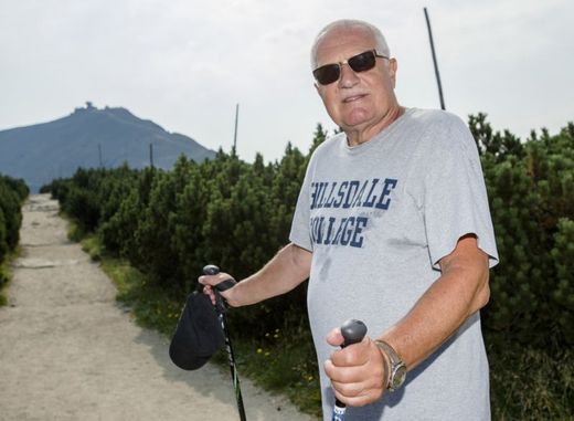 Na vrchol Sněžky vystoupal i bývalý prezident Václav Klaus.