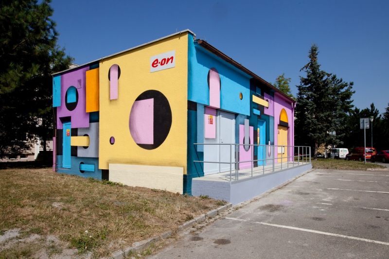 Původně omšelý objekt nyní okamžitě zaujme kolemjdoucí. Původně omšelý objekt nyní okamžitě zaujme kolemjdoucí.