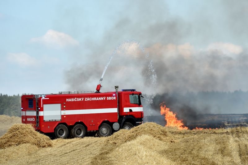 Hasiči v pondělí likvidovali nejvíce požárů za posledních 5 let.
