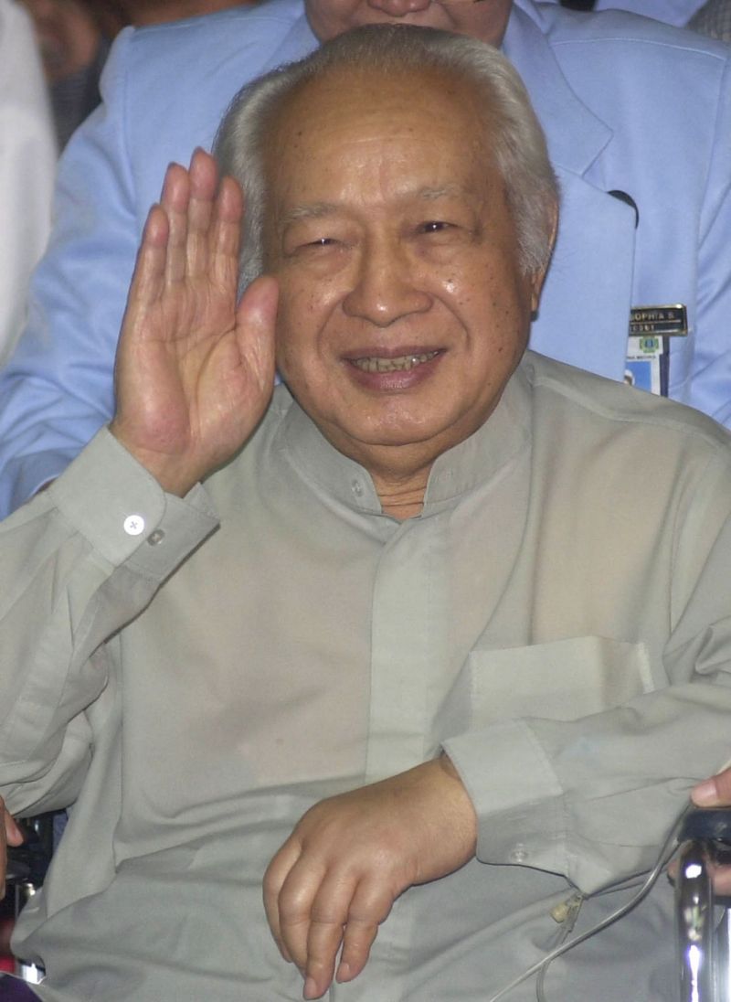 Bývalý indonéský prezident Suharto zemřel v roce 2008, jeho obvinění z korupce "zdědila" rodina. Bývalý indonéský prezident Suharto zemřel v roce 2008, jeho obvinění z korupce "zdědila" rodina.
