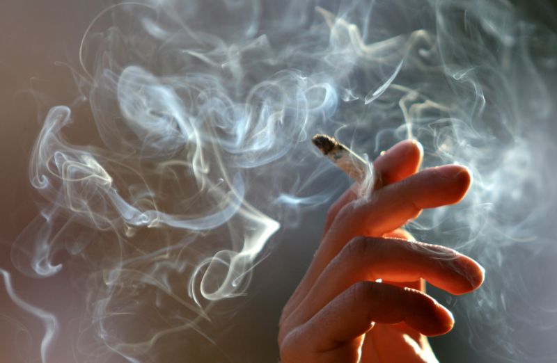 V prevenci nemocí srdce a cév je nejúčinnějším opatřením zanechání kouření. V prevenci nemocí srdce a cév je nejúčinnějším opatřením zanechání kouření.