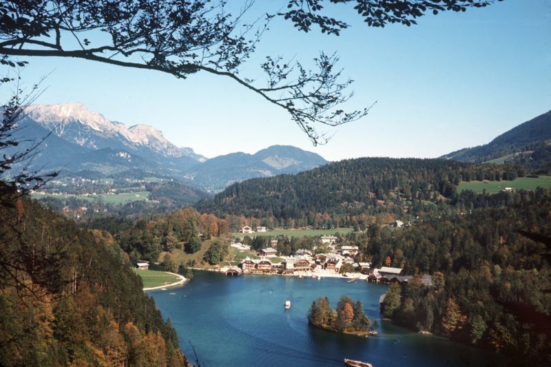 Potápění v alpském jezeře Königssee je zakázáno. Potápění v alpském jezeře Königssee je zakázáno.