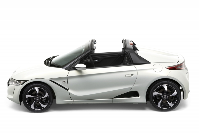 O roadster Honda S660 je velký zájem. 