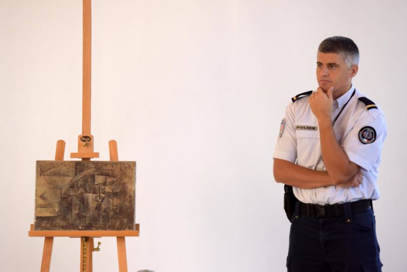 Picassův ukradený obraz se vrátil do pařížské galerie. Snad ho budou hlídat lépe. Picassův ukradený obraz se vrátil do pařížské galerie. Snad ho budou hlídat lépe.