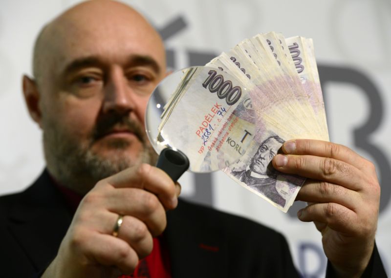 Padělané bankovky vytiskl na domácí tiskárně (ilustrační foto).