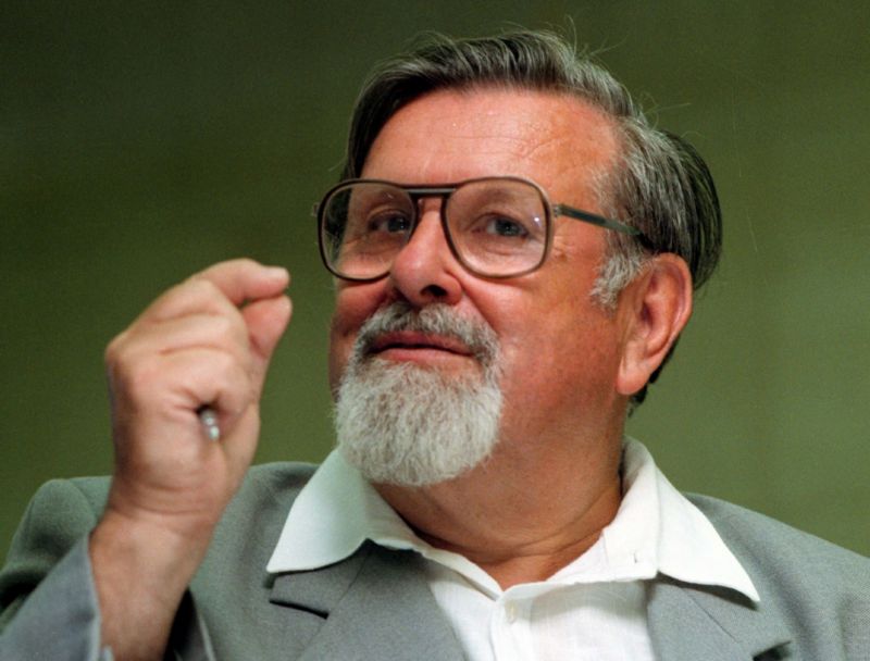 Spisovatel a vypravěč František Nepil. Spisovatel a vypravěč František Nepil.