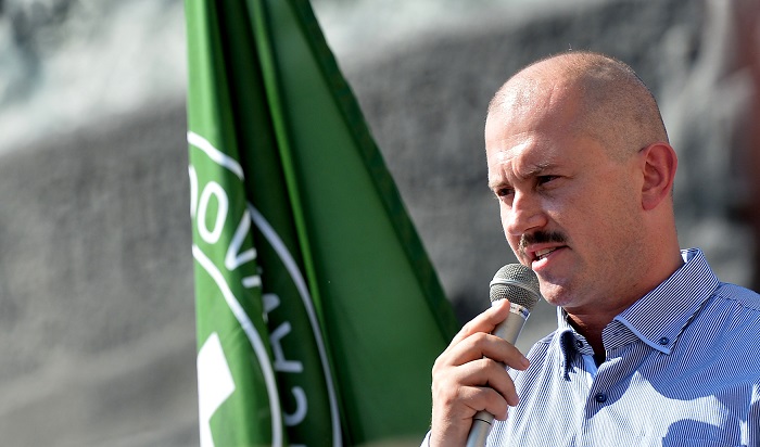 Župan Kotleba nyní sbírá body na obavách z imigrantů.
