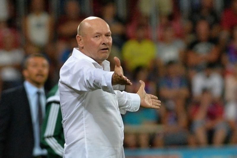 Již bývalý trenér Plzně Miroslav Koubek. 
