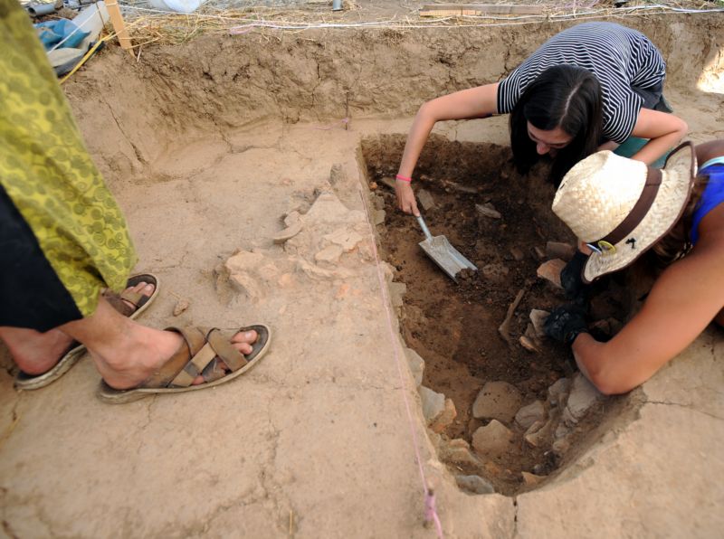 Archeologové při vykopávkách (ilustrační foto). Archeologové při vykopávkách (ilustrační foto).