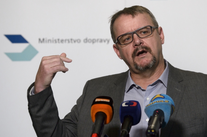 Ministr dopravy Dan Ťok oznámil, že se koalice shodla na postupu ohledně mýtného. Ministr dopravy Dan Ťok oznámil, že se koalice shodla na postupu ohledně mýtného.