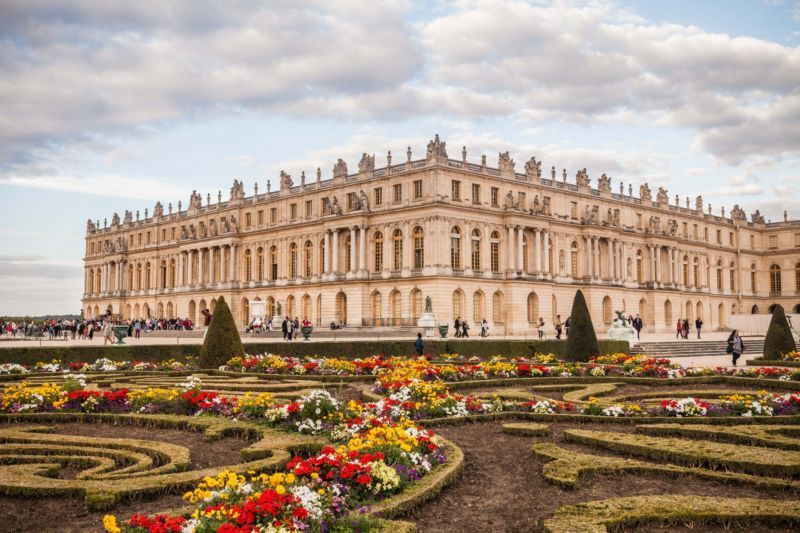 Pokus o vybudování hotelu v areálu zámku Versailles se objevil už v roce 2010. Pokus o vybudování hotelu v areálu zámku Versailles se objevil už v roce 2010.