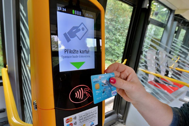 Nové jízdenkové automaty se už od 16. června používají v Plzni.