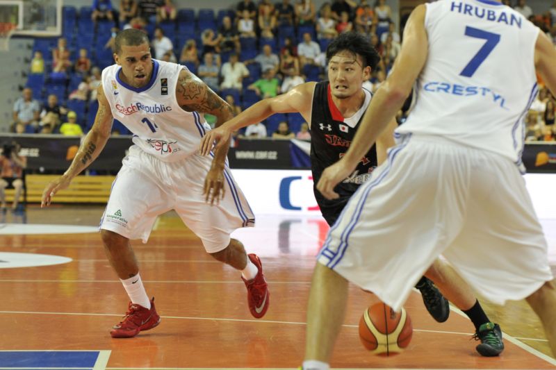 Americký basketbalista Blake Schilb.