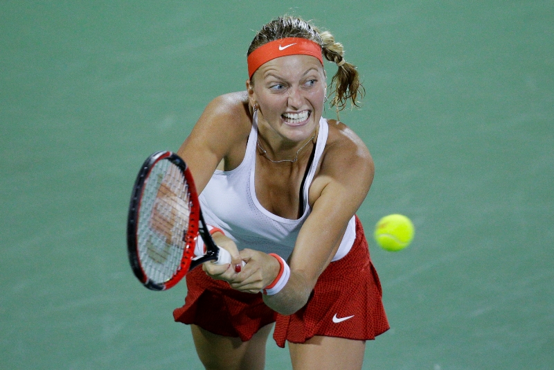 Tenistka Petra Kvitová klesla ve světovém žebříčku WTA na páté místo, Karolína Plíšková na osmé.